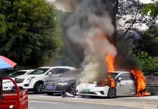 国产车燃油车自燃视频,揭秘自燃原因与预防措施 第3张 国产车燃油车自燃视频,揭秘自燃原因与预防措施 第3张