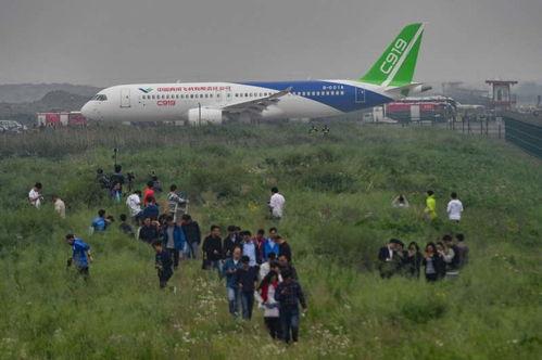 国产大飞机商业首飞视频,翱翔蓝天，见证中国航空工业新篇章
